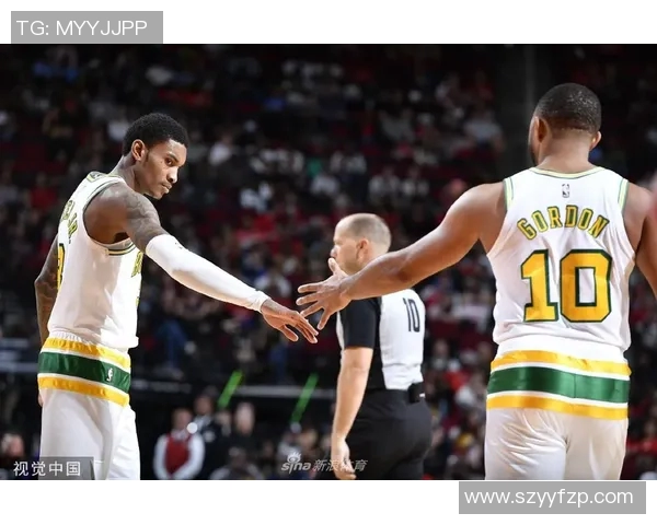 火箭与雄鹿激战三分之巅精彩录像回放尽在眼前