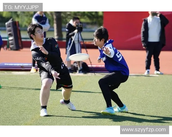 飞盘运动的魅力与挑战北京飞盘队展现灵活性与团队精神 飞盘运动的魅力与挑战北京飞盘队展现灵活性与团队精神