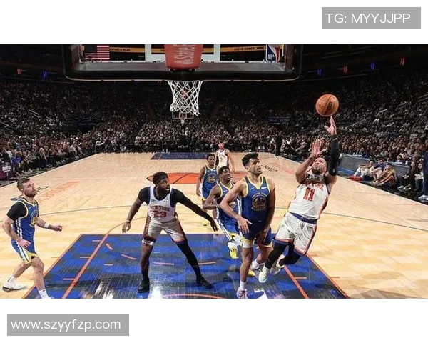 勇士与尼克斯2018年对决回顾：激情四溢的篮球盛宴与精彩瞬间分析